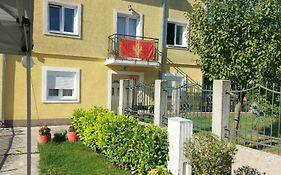 Lucic Guesthouse